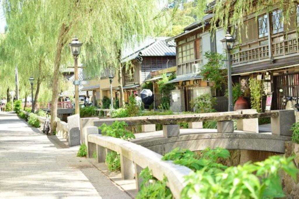 三丁庵 貸別荘 海まで徒歩10分 観光地ペリーロードまで徒歩2分の最高なロケーション 下田を遊び尽くせる貸別荘 無料駐車場もあります2Min Walk To The Perry Road 10Min Walk To The Beach Old Japanese Modern Style House Bagian luar foto